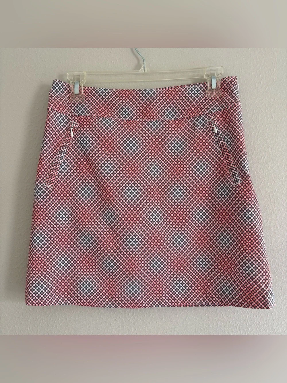 NWT Annika Pink Geometric Golf Skirt